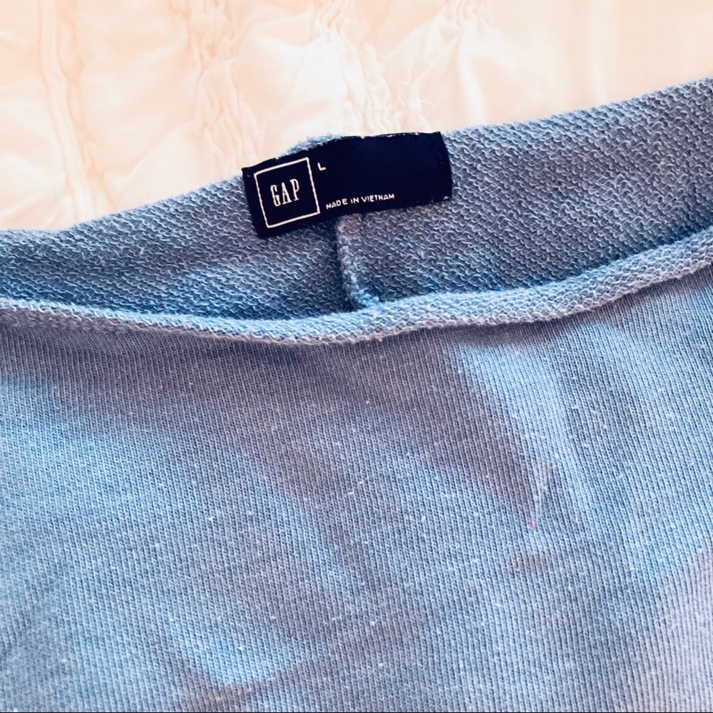 Gap Graphic Sweatshirt - Picture 4 of 4